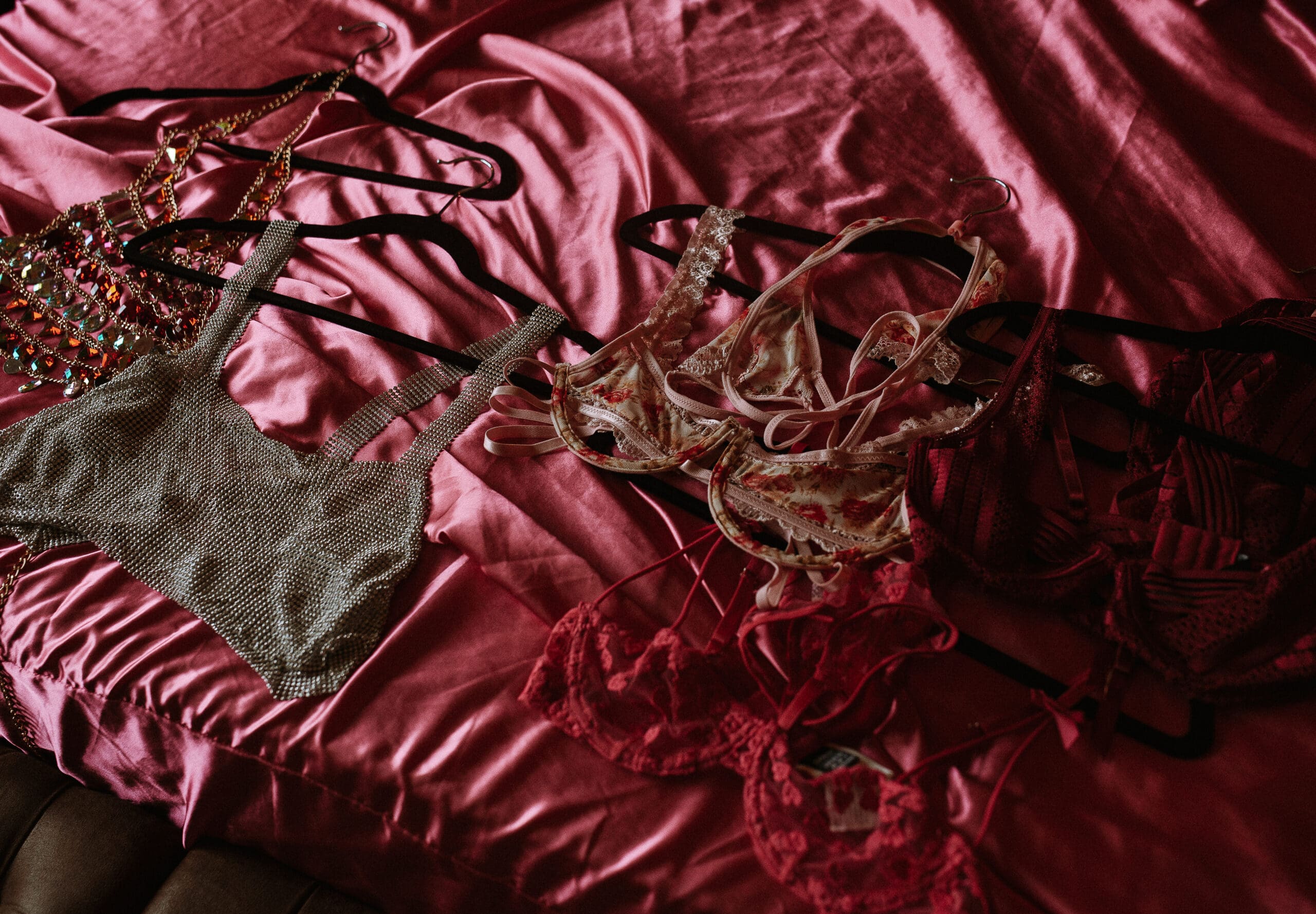 Boudoir outfit inspiration showing lace lingerie styling for a professional boudoir photoshoot at Onyx & Sage Studios.